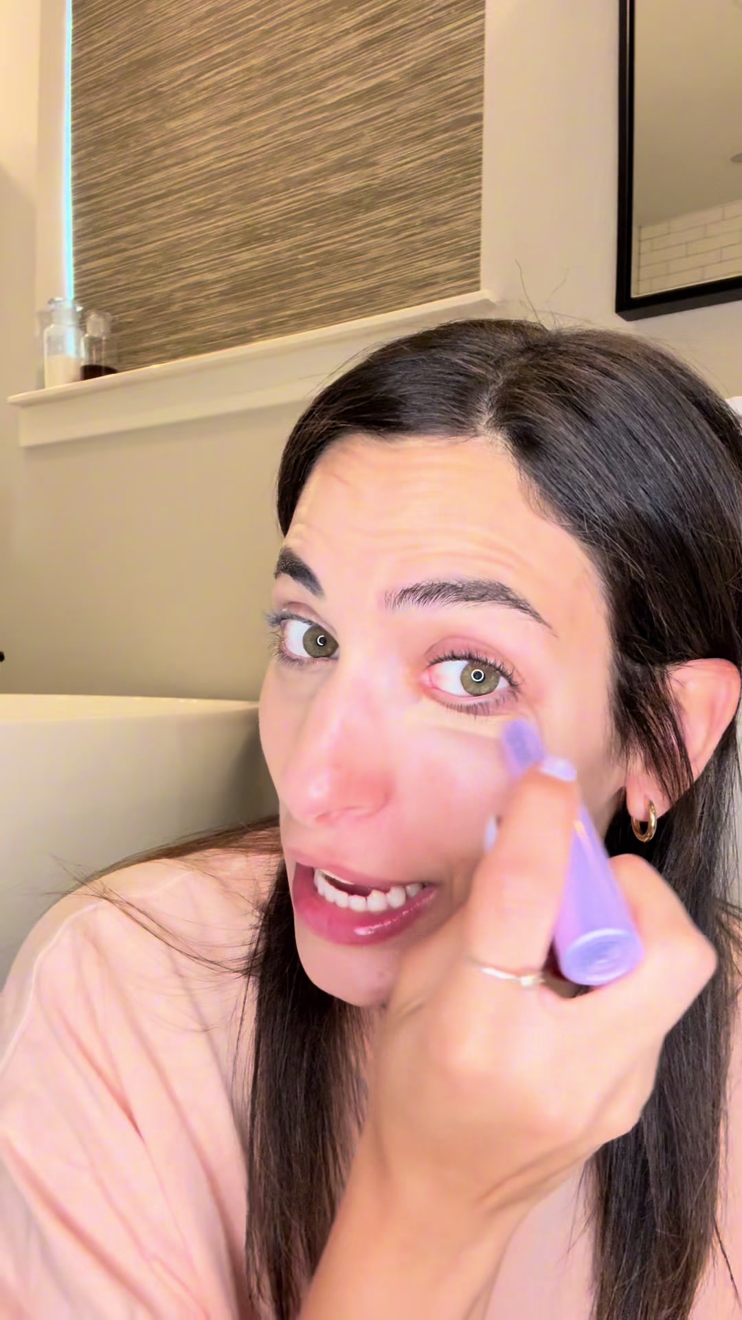 The concealer that actually covers without settling into those fine lines 🙌🏻