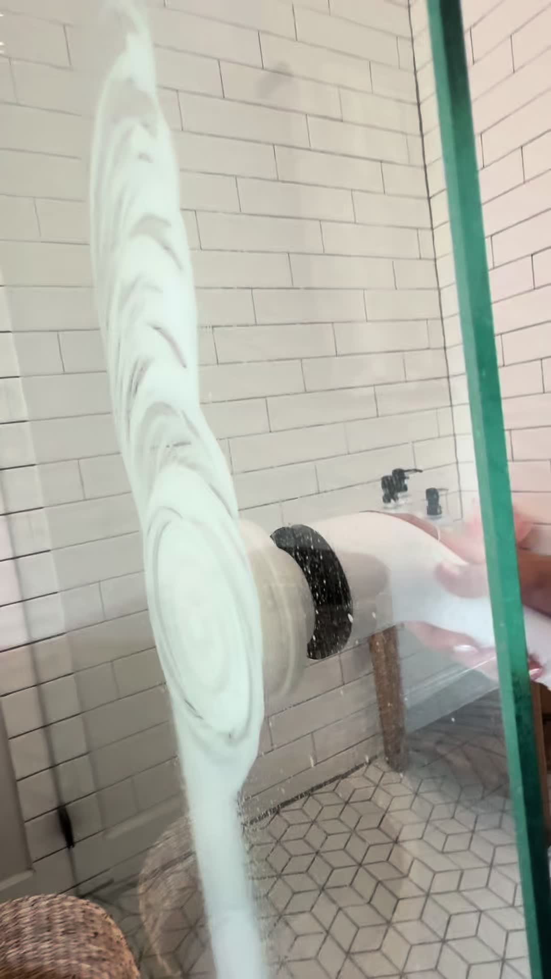 I used this spin scrubber with my usual bathroom cleaner and the difference was