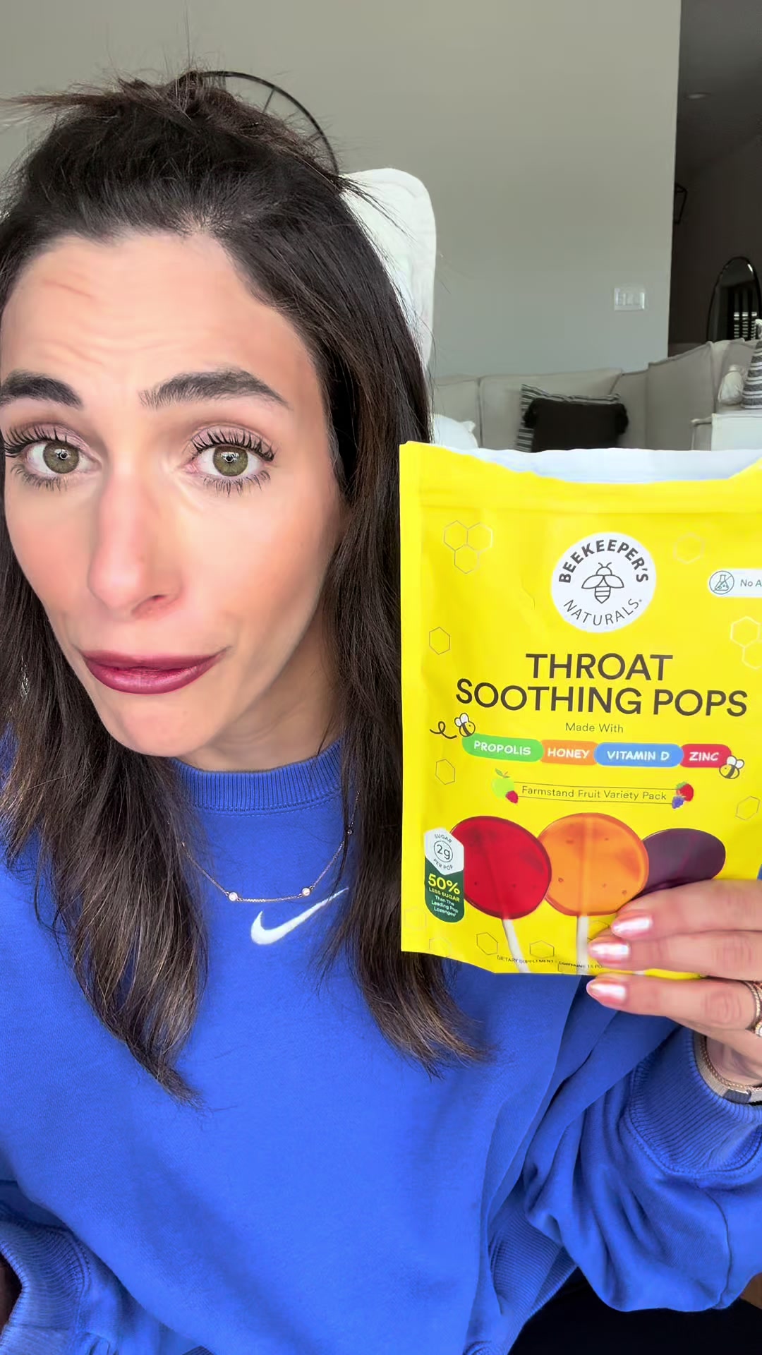 Allergy and sick season survival kit for moms 🤍 These Beekeeper’s Naturals throat soothing pops are packed with propolis, honey, vitamin D + zinc to help soothe scratchy throats fast. Keeping these stocked in my house for kids, travel days, and those “uh oh I feel something coming” moments. Easy wellness swap that actually tastes good 🍯🍭