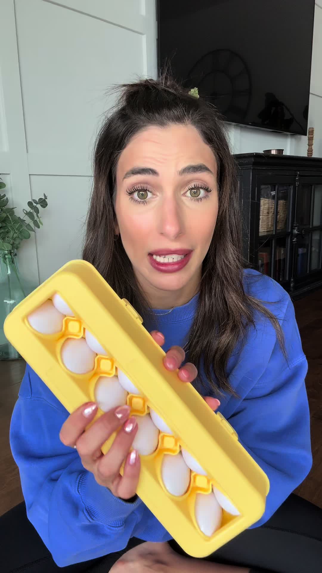 This matching egg toy is one of my favorite educational toys for toddlers 🥚✨ Each egg comes apart so kids can match colors and shapes while building fine motor skills, hand-eye coordination, and early problem-solving skills. Perfect for screen-free play, preschool learning, travel activities, and keeping little hands busy while they learn through play 🤍