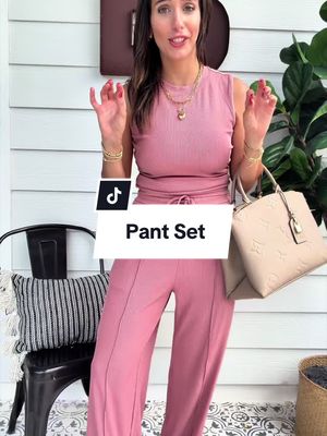 This matching set is the perfect blend of comfy and chic! 💚✨ The ribbed crop tank, flowy wide-leg pants, and soft stretchy fabric make it ideal for vacations, travel days, brunch, errands, or just looking put together with minimal effort.