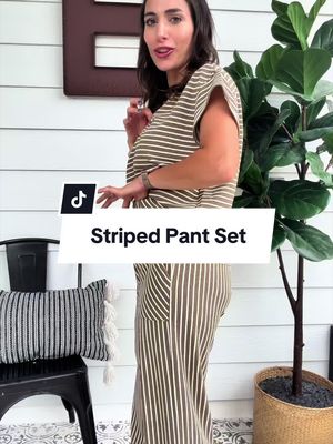 ✔ Stylish 2-piece matching outfit ✔ Relaxed short sleeve top design ✔ High-waisted wide leg pants ✔ Comfortable elastic waistband ✔ Functional side pockets ✔ Lightweight breathable fabric ✔ Chic vertical stripe pattern ✔ Perfect for travel and vacations ✔ Easy mix-and-match versatility ✔ Comfortable all-day wear