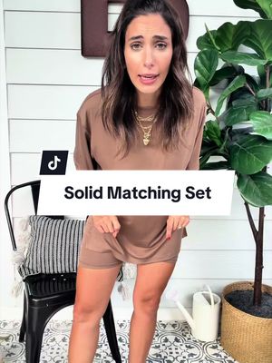 The solid matching two piece set by pretty garden that is lightweight and super stretchy 😍