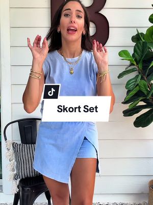 The acid wash skort set of the summer! This matching set is a must this summer! With the sleeveless top, slit, and waved wash, this is set is everything!