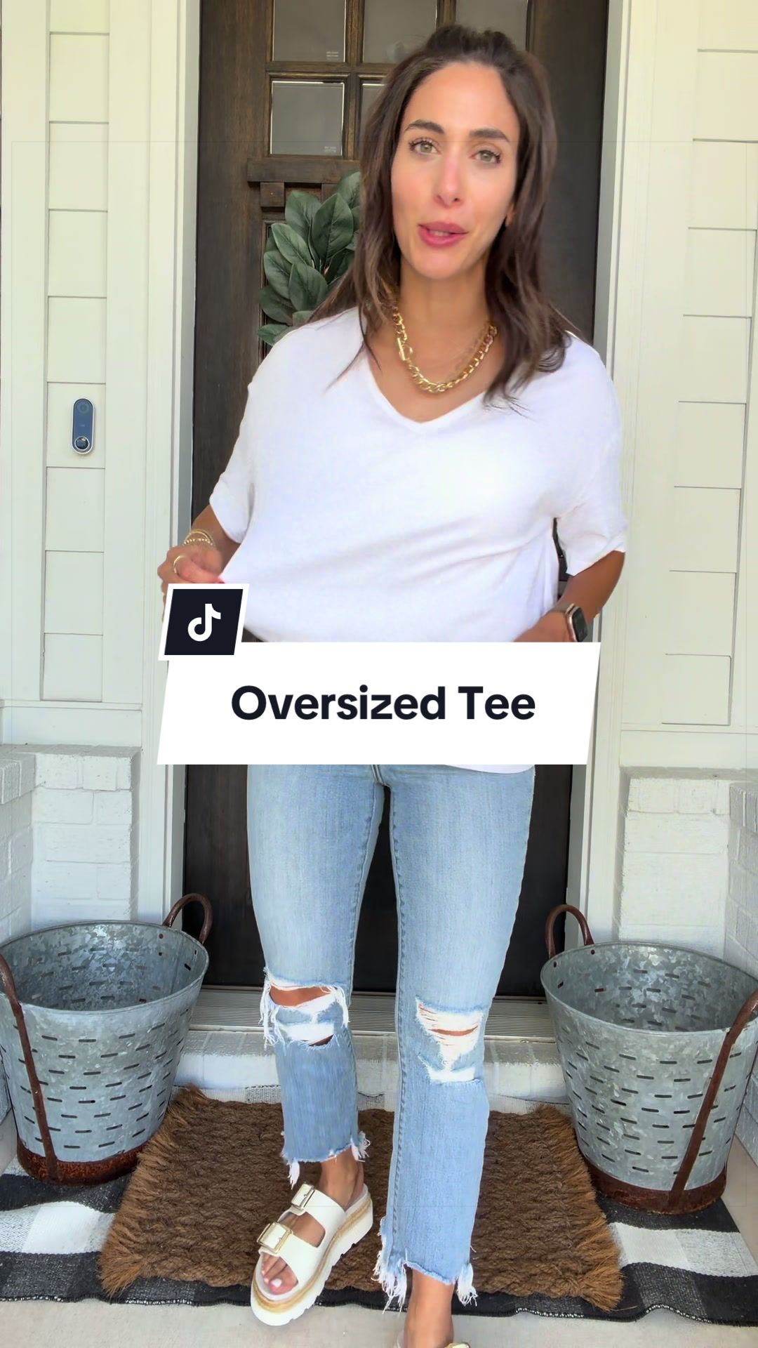 If you’re building a capsule wardrobe, don’t overlook a great oversized tee. This Imily Bela V-neck is soft, lightweight, and has that perfectly relaxed fit that makes getting dressed effortless. The flattering drape works tucked, untucked, or front-tucked with denim shorts, leggings, biker shorts, linen pants, or jeans. It’s the kind of basic you’ll reach for on school drop-offs, errands, travel days, coffee runs, or lounging at home because it’s comfortable enough for all-day wear while still looking put together. Reviewers love the buttery-soft fabric, versatile style, and easy fit, with many recommending ordering your usual size for the best oversized look.