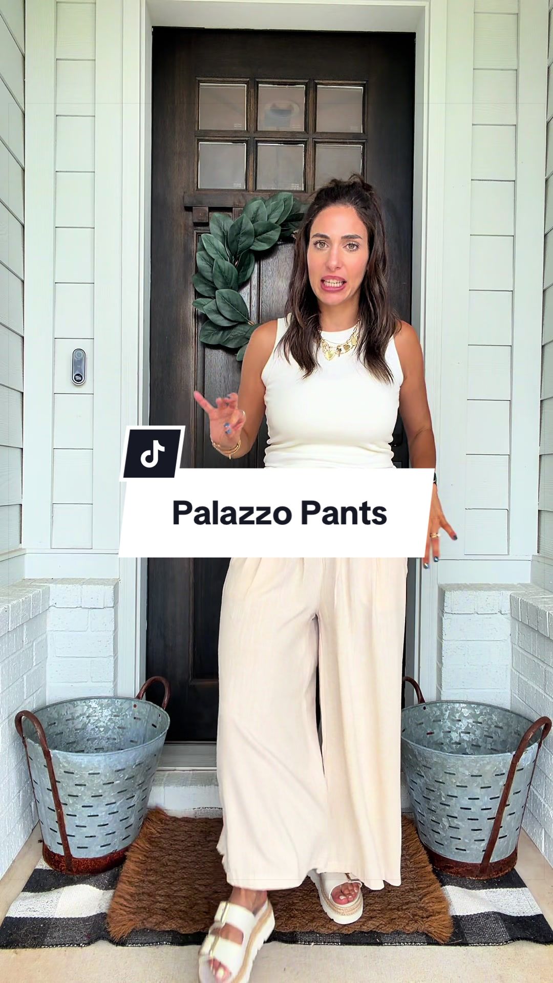 Cotton linen palazzo pants with cute pleated details!
