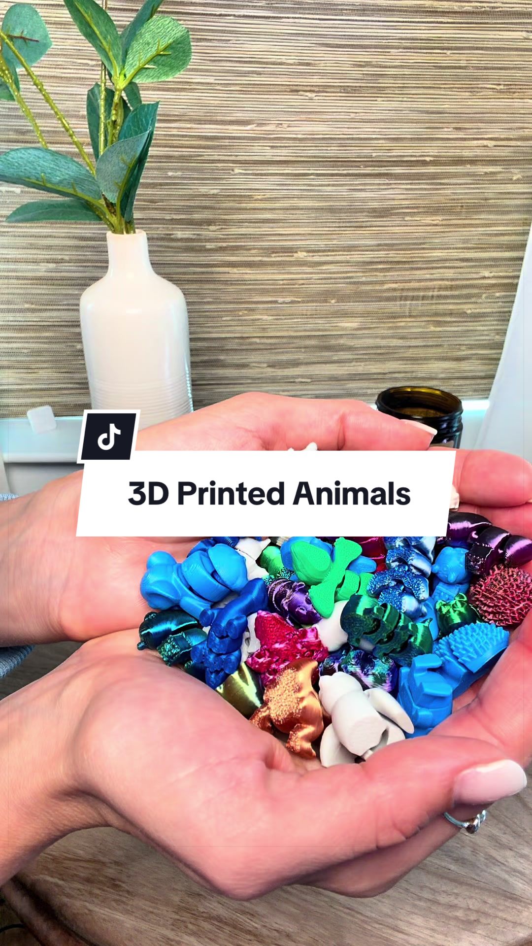 These 3D printed animals make a great stocking stuffer and back to school gift! I can’t wait to surprise my daughter with these in her lunchbox!